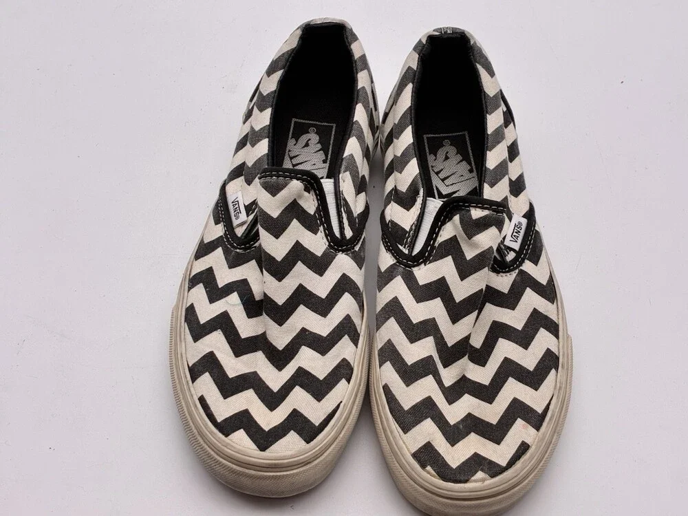 Vans Classic Slip-On Black White Chevron Zig Zag Canvas Shoes Men’s 6 Womens 7.5